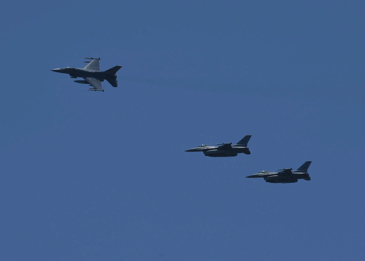 US air force F16 fighter jets fly in formation. (AFP/File)