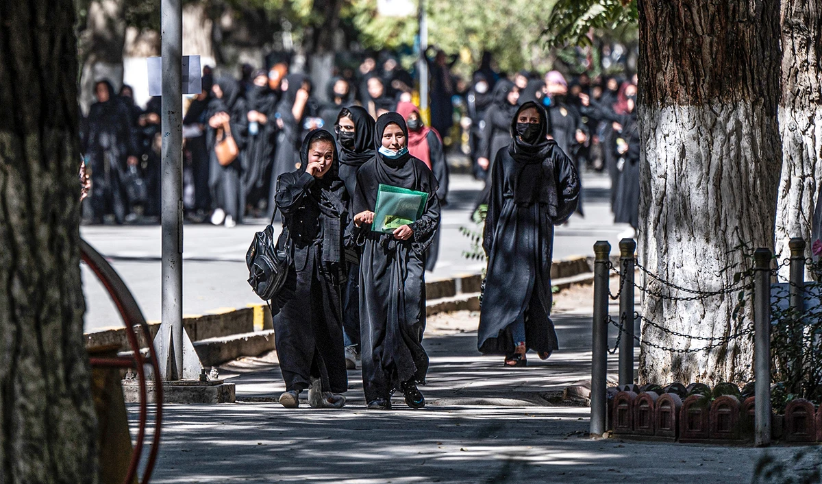 Afghan female students arrive for entrance exams at Kabul University in Kabul, Afghanistan on October 13, 2022. (AFP/File)