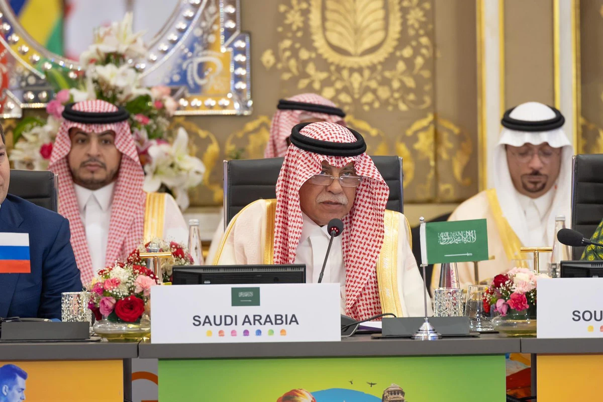 Saudi Arabia’s minister of commerce Majid bin Abdullah Al-Qasabi held 12 meetings with ministers and officials of the G20 countries in India over the past two days. (Twitter/@malkassabi)