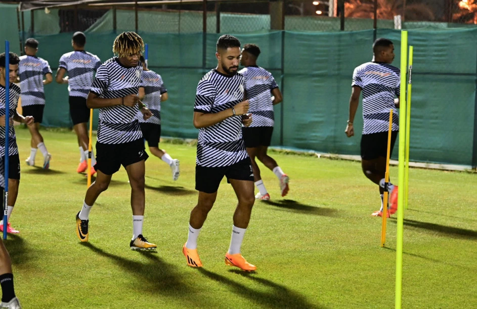 Al-Shabab players during a training session (Source: arriyadiyah.com)