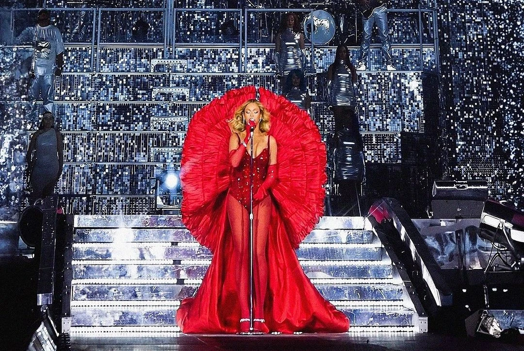 US superstar Beyonce showed off a scarlet bodysuit by Omani label Atelier Zuhra in Las Vegas. (Instagram)