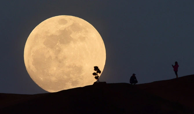 On Wednesday, Aug. 30, the Kingdom and the Arab world witnessed the third significant full moon of the year. (AFP)