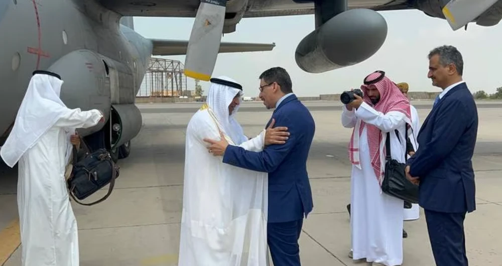 GCC chief Jassem Mohammed Al-Budaiwi visited Aden on Thursday to show support for the country’s Presidential Leadership Council. (X, formerly Twitter/@yemen_mofa)