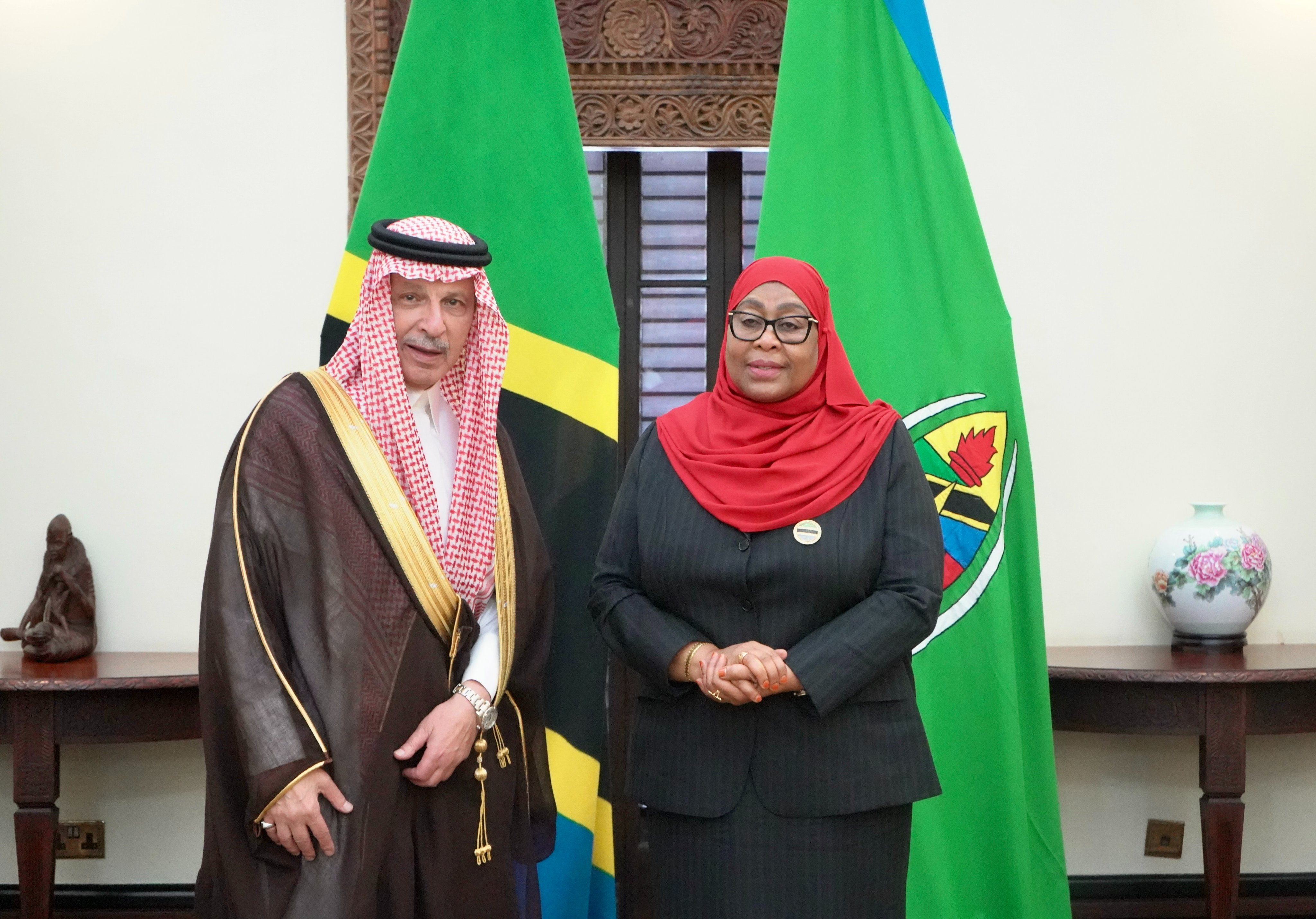 Tanzania’s President Samia Suluhu Hassan receives Saudi Royal Court Adviser Ahmed bin Abdulaziz Kattan in Dar es Salaam on Monday. (SPA)