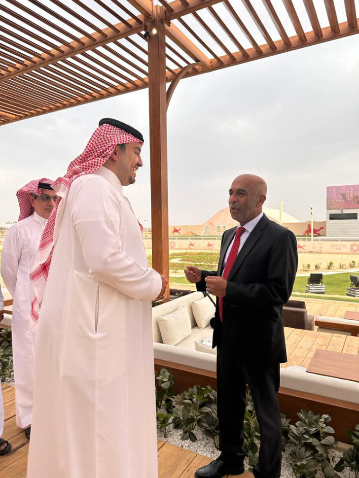 Sri Lankan envoy Pakeer Mohideen Amza meets Prince Fahd bin Jalawi bin Abdulaziz, chairman of the Saudi Camel Federation, in Taif. (Supplied)