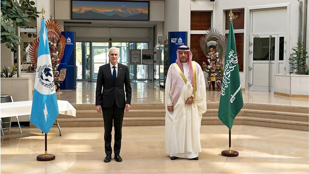 Mazin bin Ibrahim Al-Kahmous, president of the Saudi Oversight and Anti-Corruption Authority visited the headquarters of the Interpol in the French city of Lyon on Friday. (SPA)