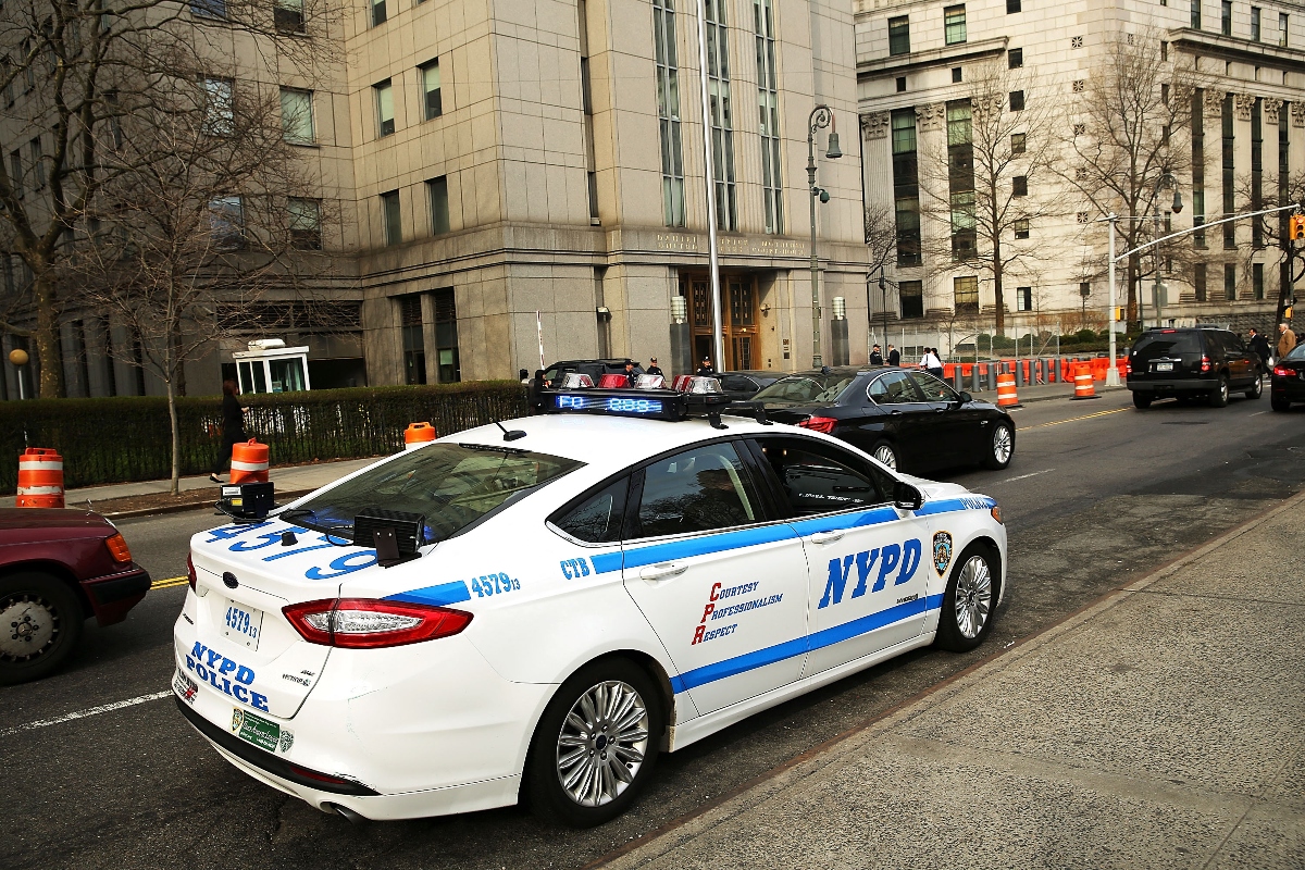 A police car sits outside of U.S. Federal Court House on the morning the court begins jury selection for the Abu Hamza terrorism trial on April 14, 2014 in New York City. (AFP Filephoto)