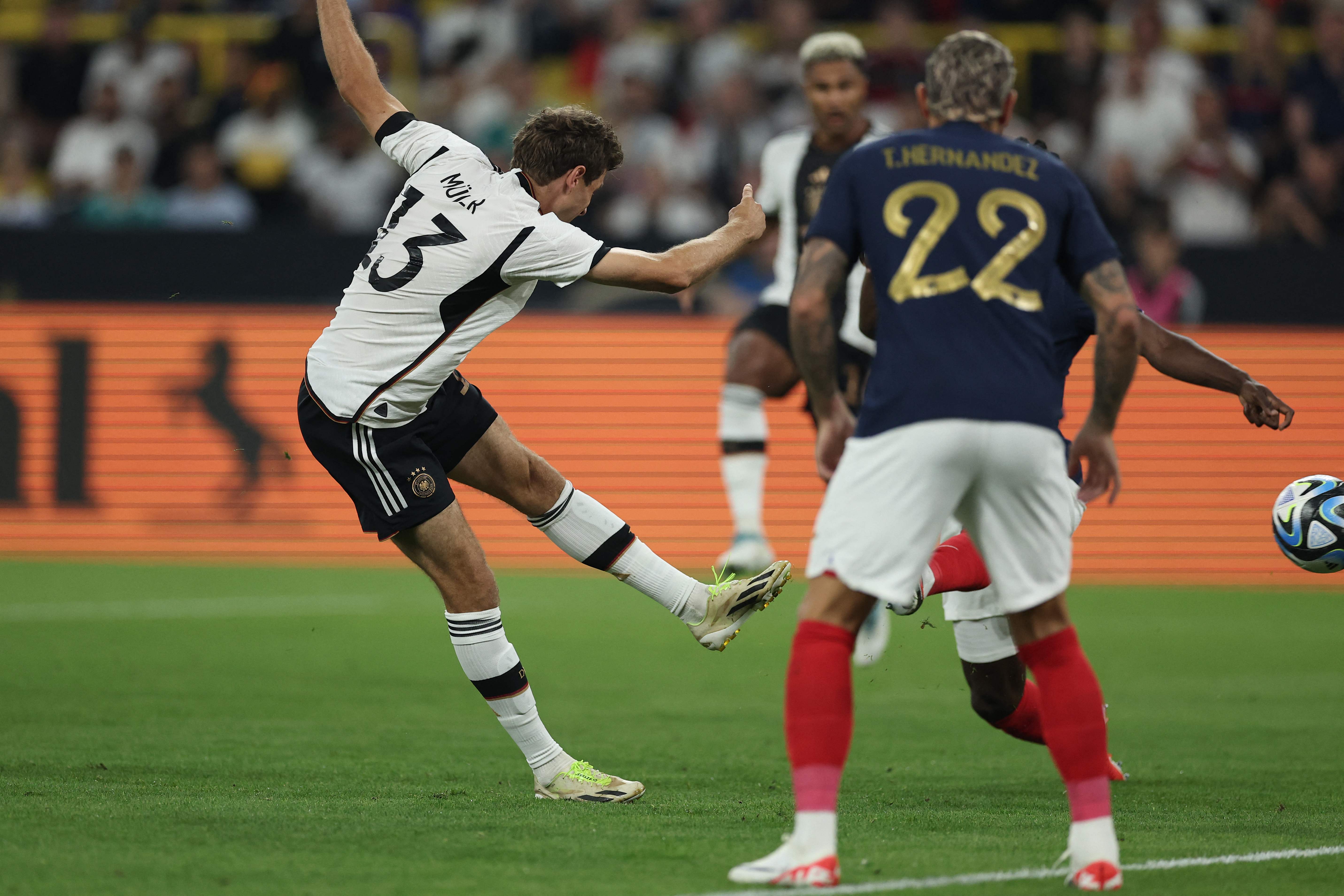 Mueller kick-starts Germany’s post-Flick era with win over France