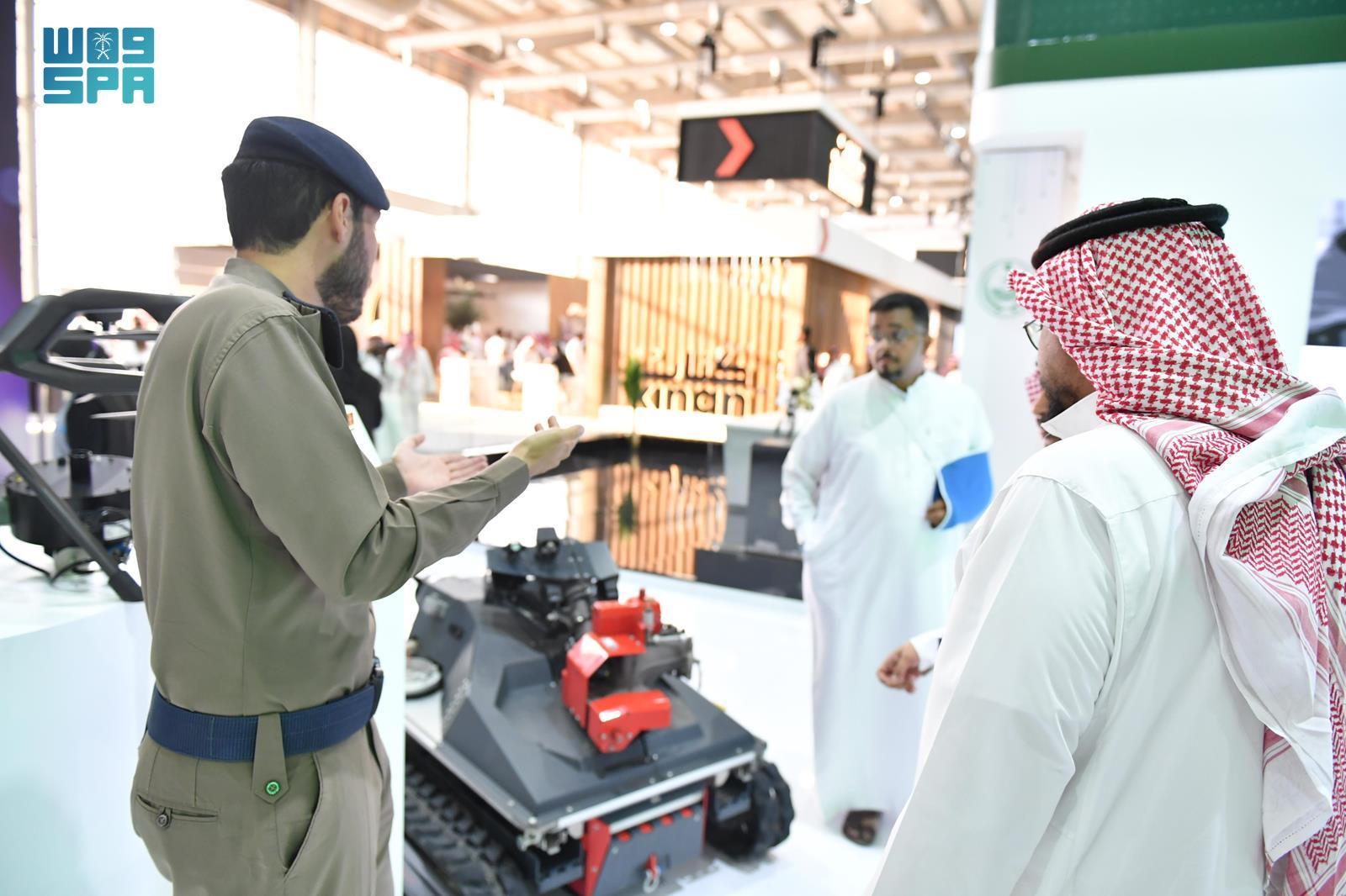 The robot will help protect human lives. (SPA)