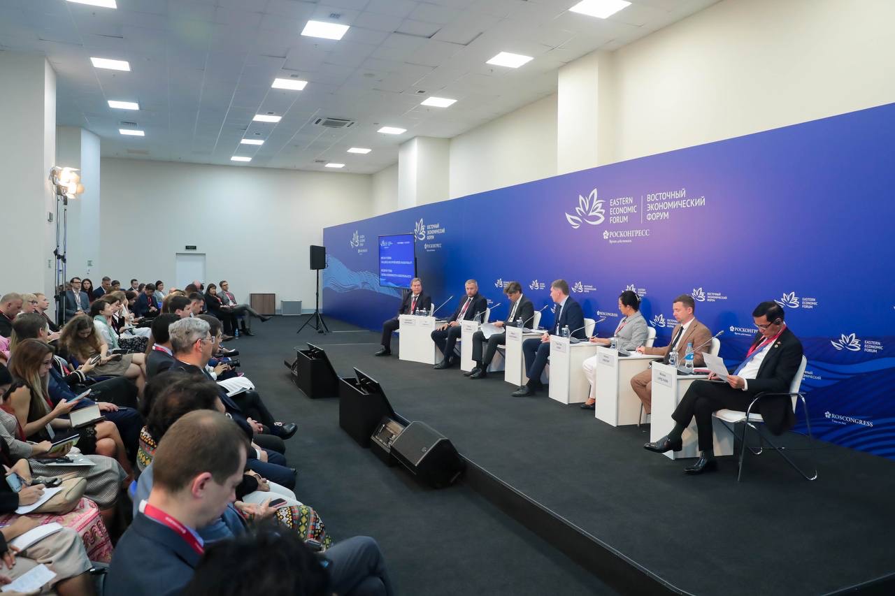 A special session was organized at the forum to discuss ways to boost bilateral ties and identify challenges hampering the growth of business between the two countries. AN photo
