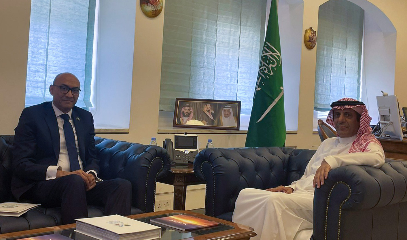 The meeting reviewed bilateral relations. (KSAMOFA)