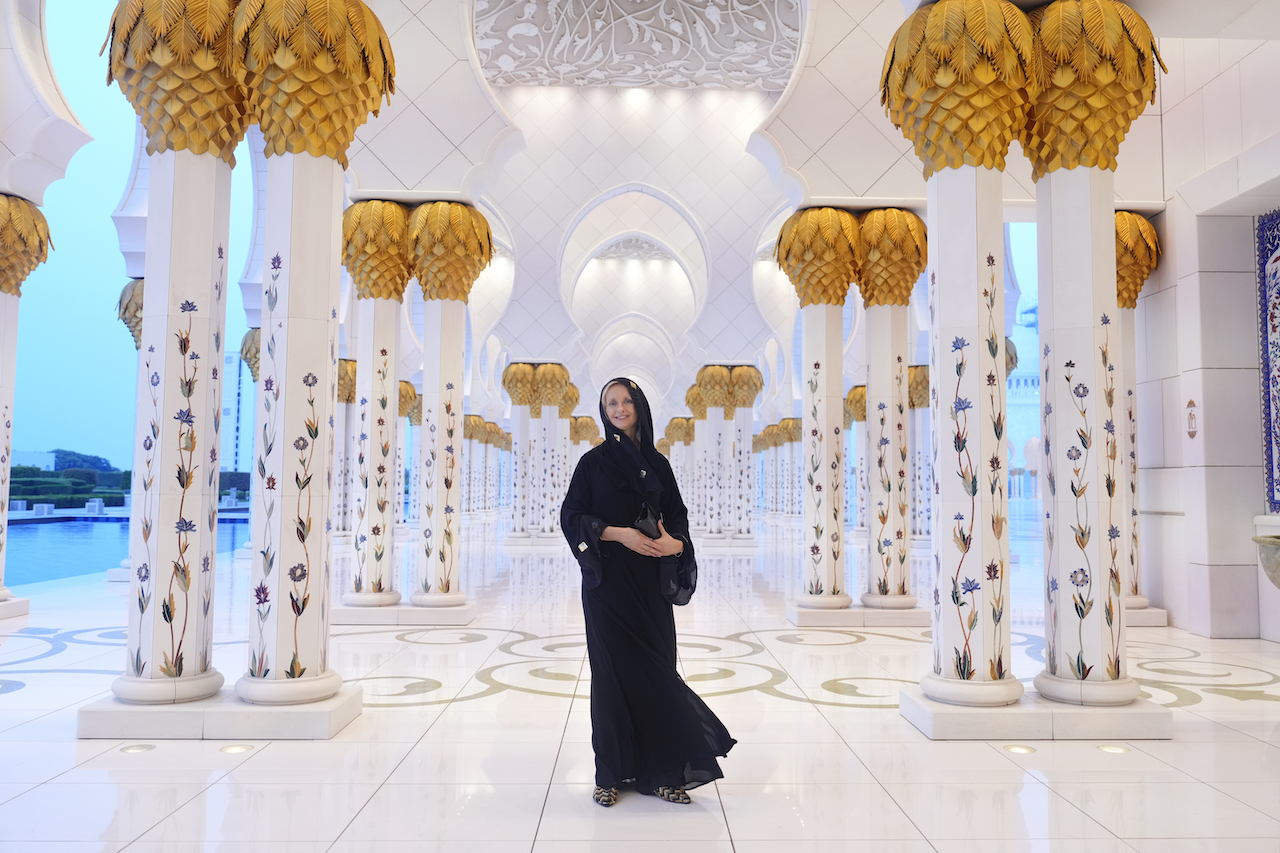 Ambassador Martina Strong ambassador and the accompanying delegation later toured the halls and external corridors of the mosque. (WAM)