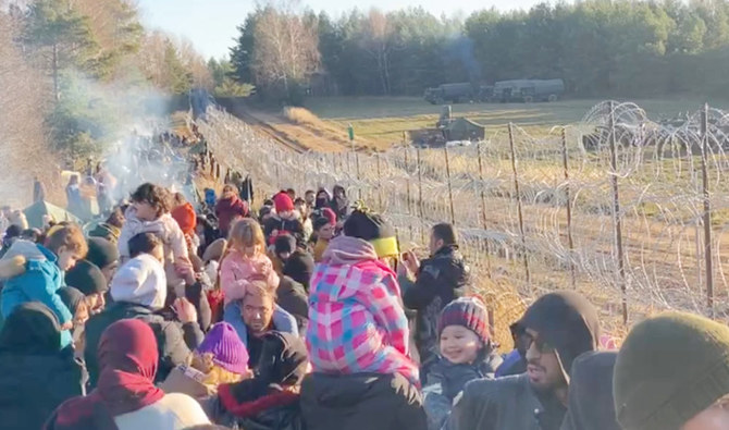 The European Union should deal with a surge in migrants by sealing its borders and rejecting any idea of relocating them within the bloc, Poland's ruling party said on Tuesday as it takes a tough stance on migration before an election. (Reuters/File)