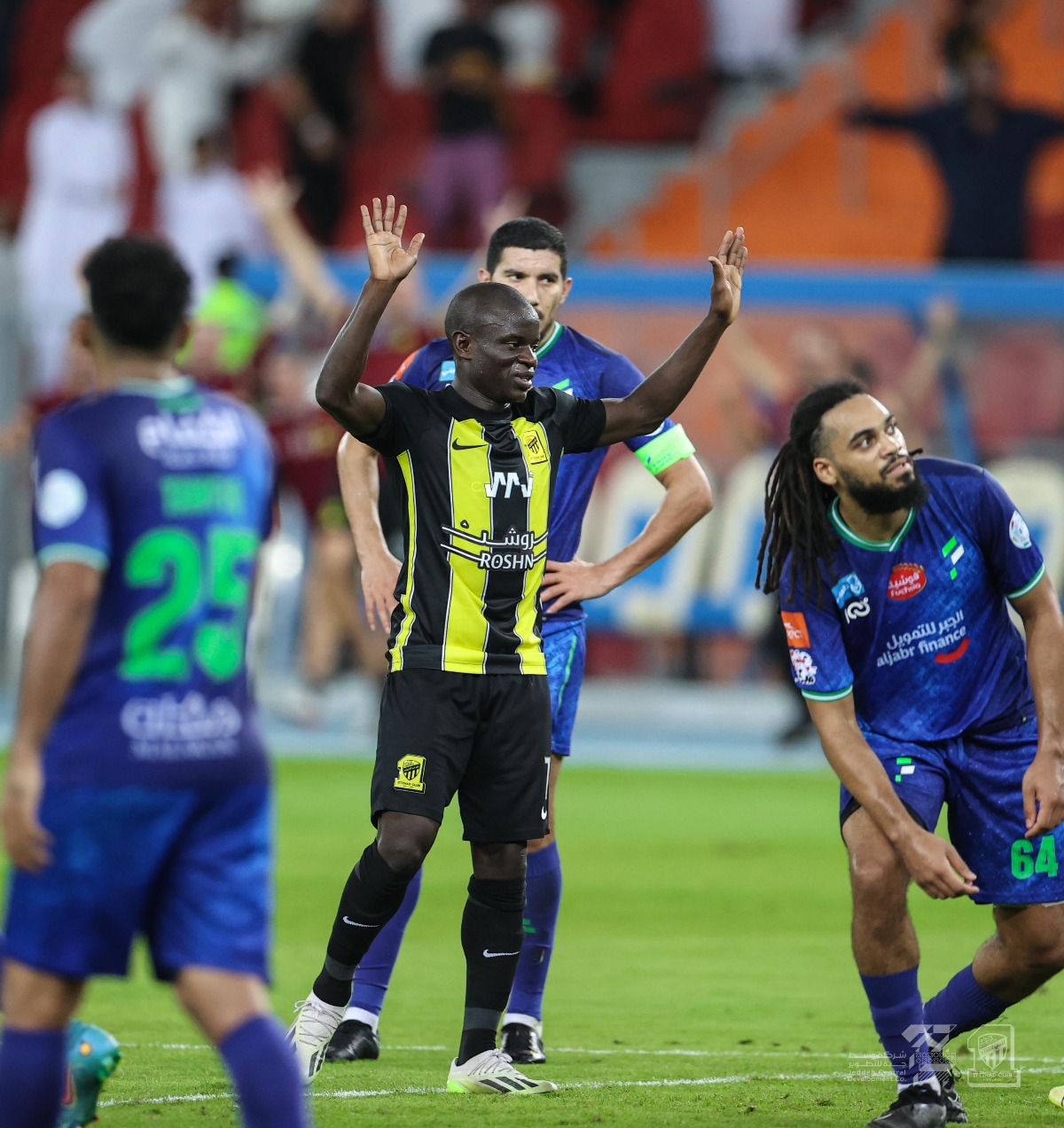 N'Golo Kante celebrates his stunning winner of Al-Ittihad against Al-Fateh. (Twitter/@ittihad_en)