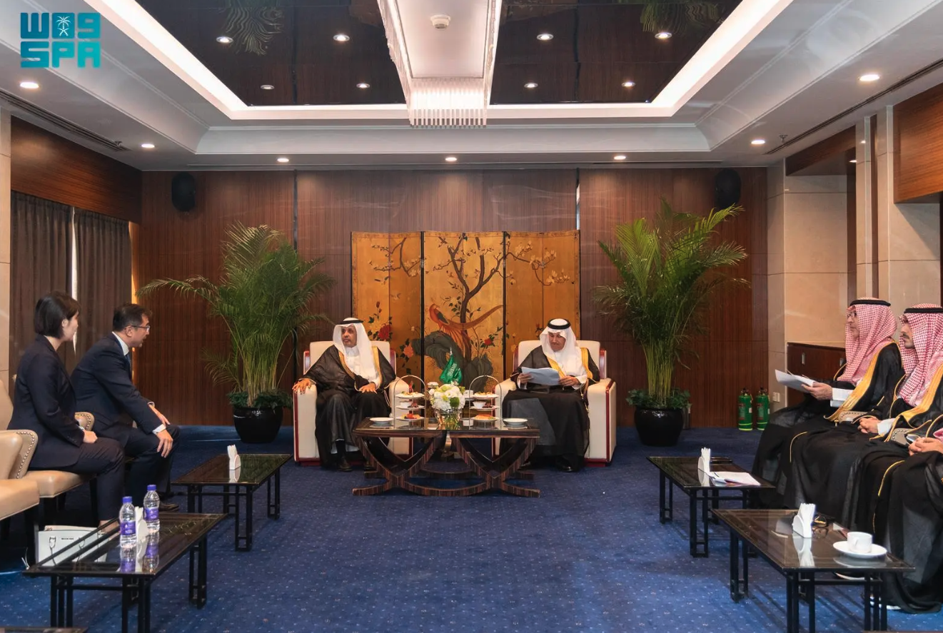 Saudi Transport and Logistics Services Minister Saleh bin Nasser Al-Jasser held meetings on the sidelines of the Global Sustainable Transport Forum. SPA.