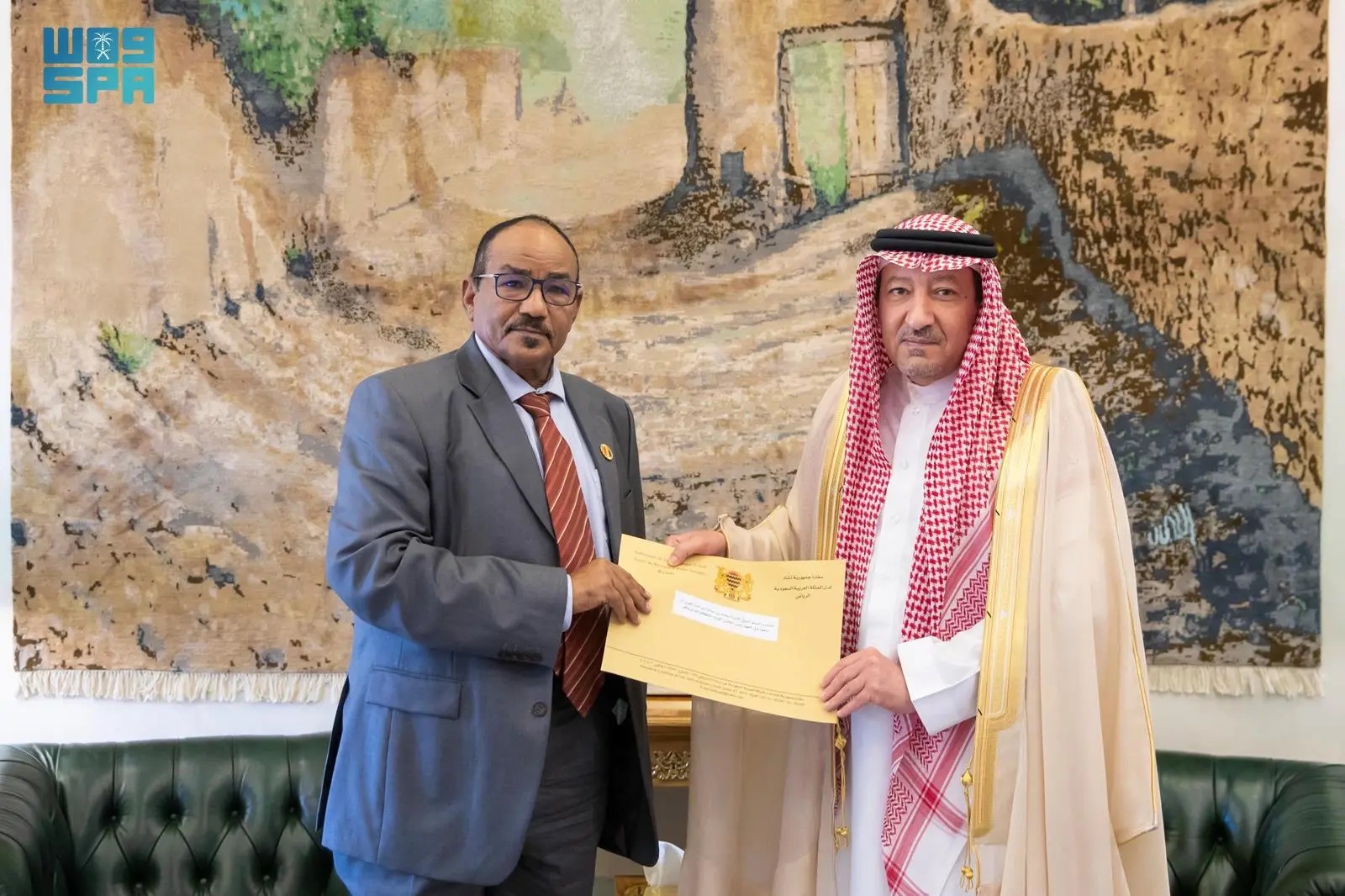 Saudi Deputy FM Waleed Al-Khuraiji and Chadian envoy Hassan Saleh Algadam Aldjinedi. (SPA)