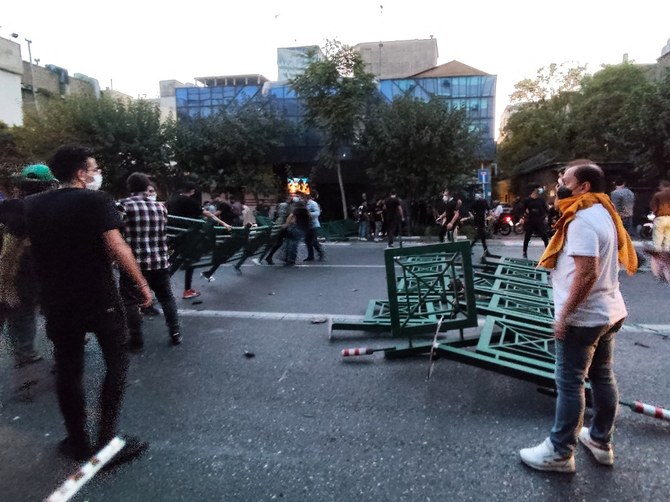 Campaign groups on Saturday demanded the perpetrators of the killing of dozens of protesters in southeast Iran one year ago be brought to justice, accusing authorities of using force to quell the latest demonstration in the region. (AFP/File)
