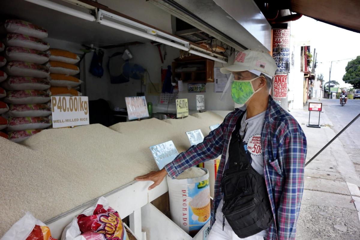Amid reports of illegal price manipulation, such as hoarding by opportunistic traders and collusion among industry cartels, the Philippine government set price ceilings for rice on Friday. (Shutterstock photo)