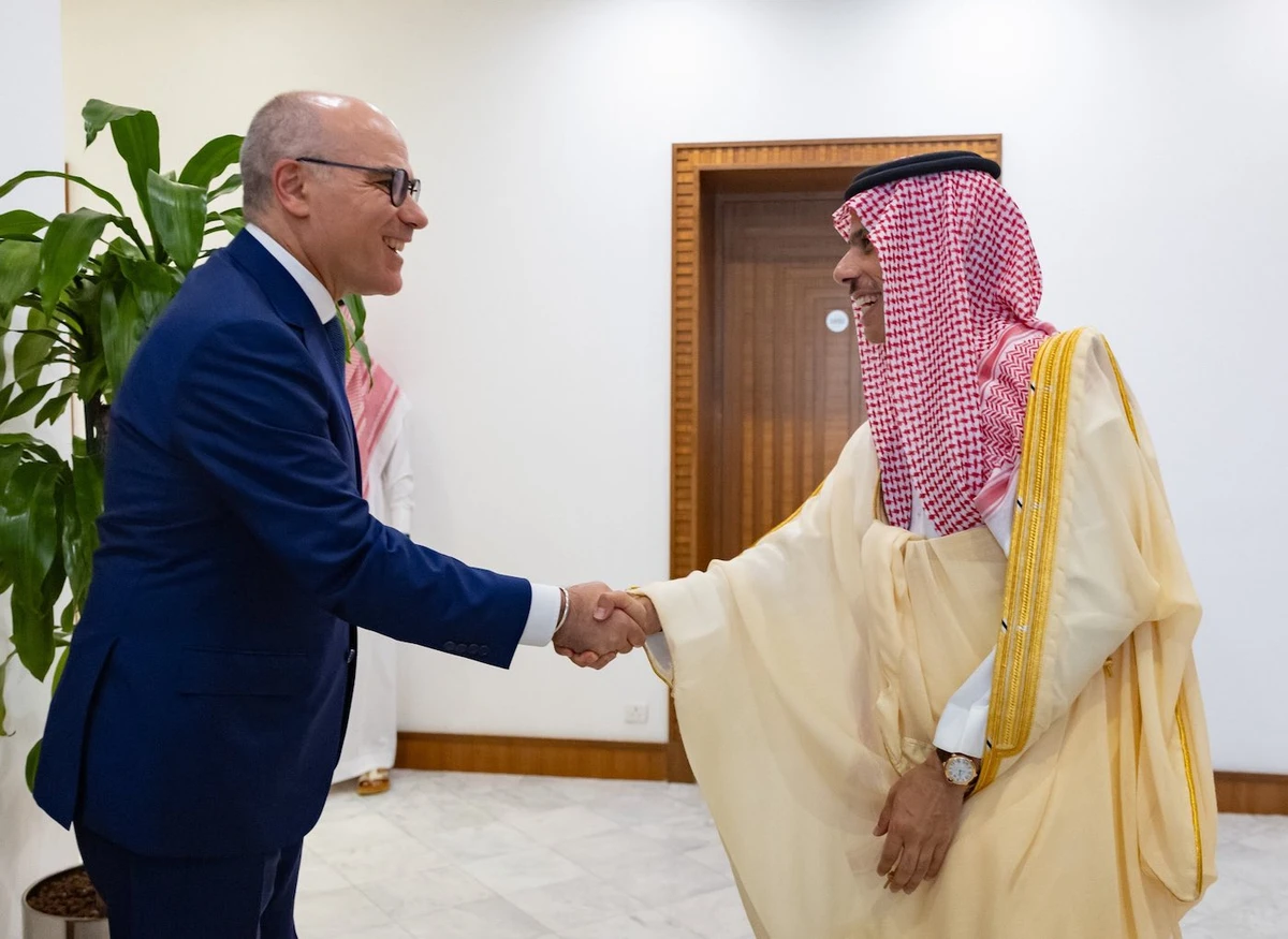 Saudi Foreign Minister Prince Faisal bin Farhan on Sunday met with his Tunisian counterpart Nabil Ammar in Riyadh. (@KSAmofaEN)