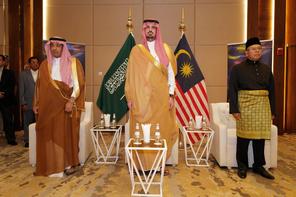 Malaysian Ambassador Datuk Wan Zaidi Wan Abdullah with Riyadh Mayor Prince Faisal bin Abdulaziz bin Ayyaf (Center) at National Day celebration. (Supplied/Malaysian Embassy)