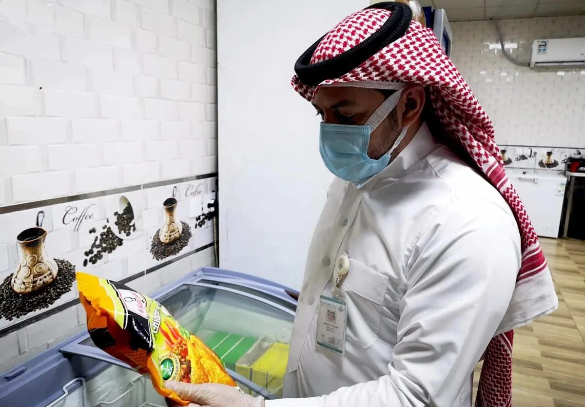 Many markets, health facilities, buildings, excavation sites, and other sites were inspected by the inspection teams. (SPA)