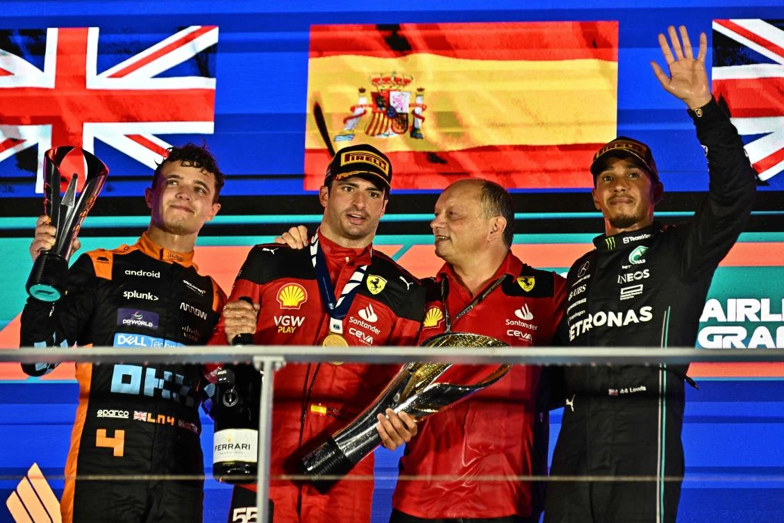 Carlos Sainz marches in with perfect Singapore drive to end Red Bull streak
