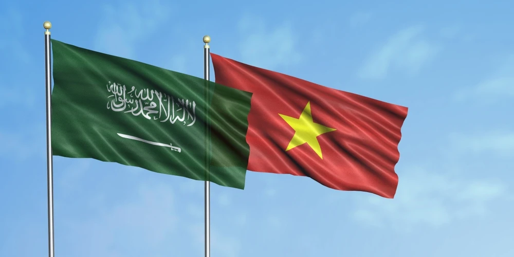 During the four-day visit, the Vietnam-Saudi Arabia Business Forum took place in Hanoi, with the participation of over 200 representatives from both nations. (Shutterstock)