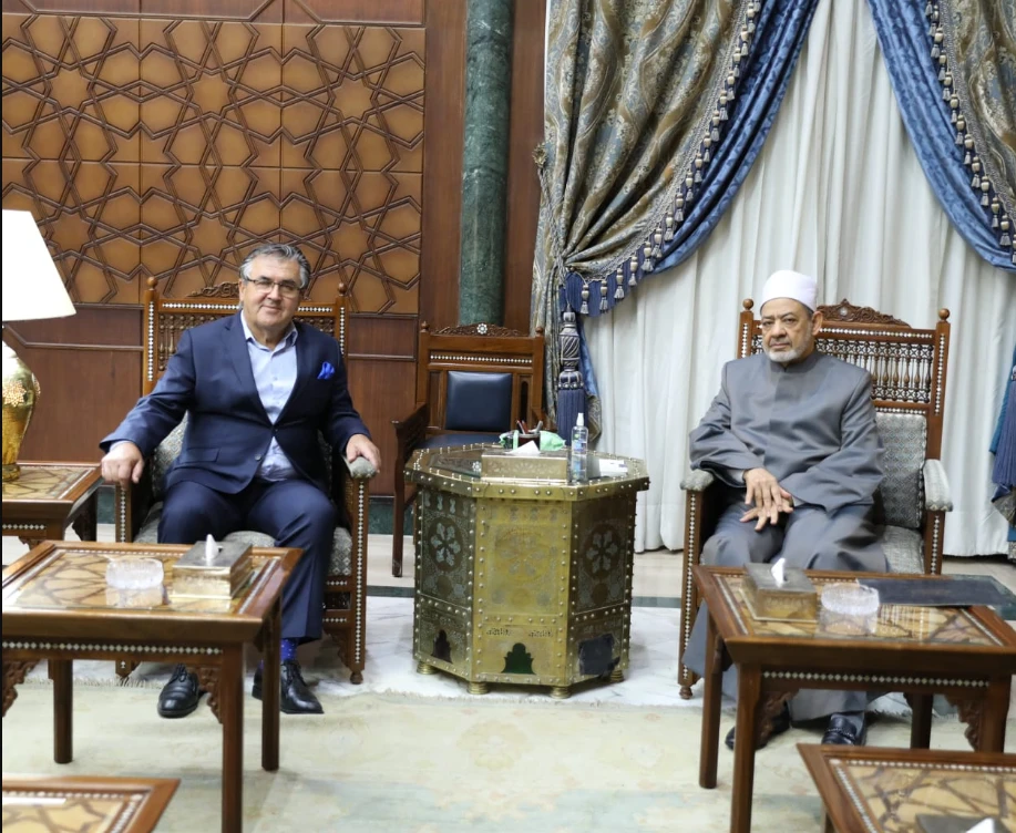 Sheikh Ahmed Al-Tayyeb, the grand imam of Al-Azhar Al-Sharif in Egypt, during a meeting with Thabet Subasic, the Bosnia and Herzegovina’s ambassador to Egypt, on Wednesday. (X/@AlAzhar)