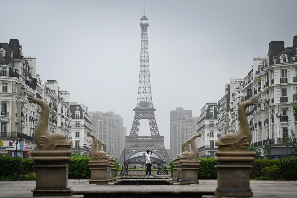 ’Eiffel Tower’ lights up quiet suburb in Chinese city of Asiad host Hangzhou