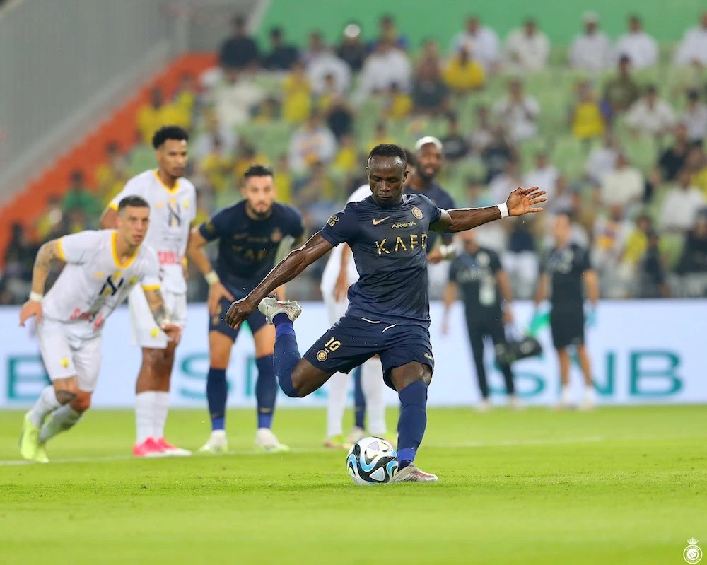 Sadio Mane opens the scoring in Al-Nassr's 5-1 win over Ohod (Twitter/@AlNassrFC_EN)