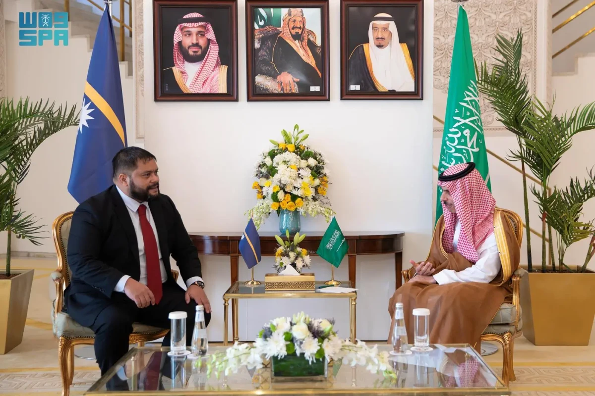 Saudi Foreign Minister Prince Faisal bin Farhan received Nauru’s President Russ Kun in Riyadh. (SPA)