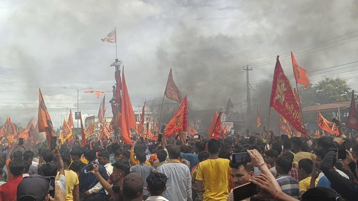 Despite quickly escalating tensions between Hindus and Muslims, the night passed peacefully after a curfew was imposed and security heightened in a city in southwest Nepal, officials said.(AP)
