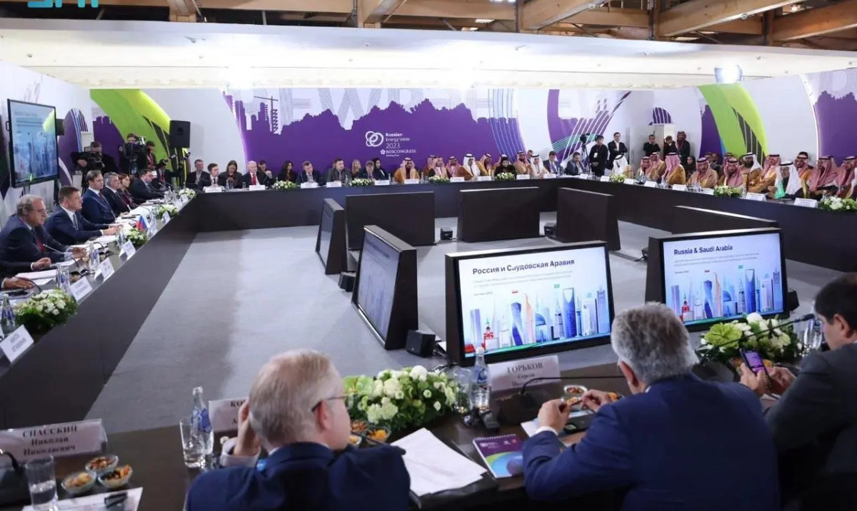 The meeting was co-chaired by the Saudi minister of energy, Prince Abdulaziz bin Salman, and Russia’s deputy prime minister, Alexander Novak. (SPA)