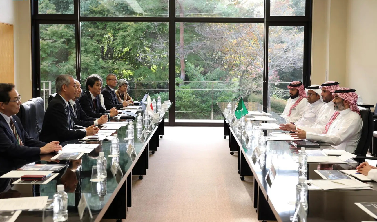 The discussion between the officials included seeking ways to cooperate in robotics, deep-space exploration, and the support of startup companies in the industry. (SPA)