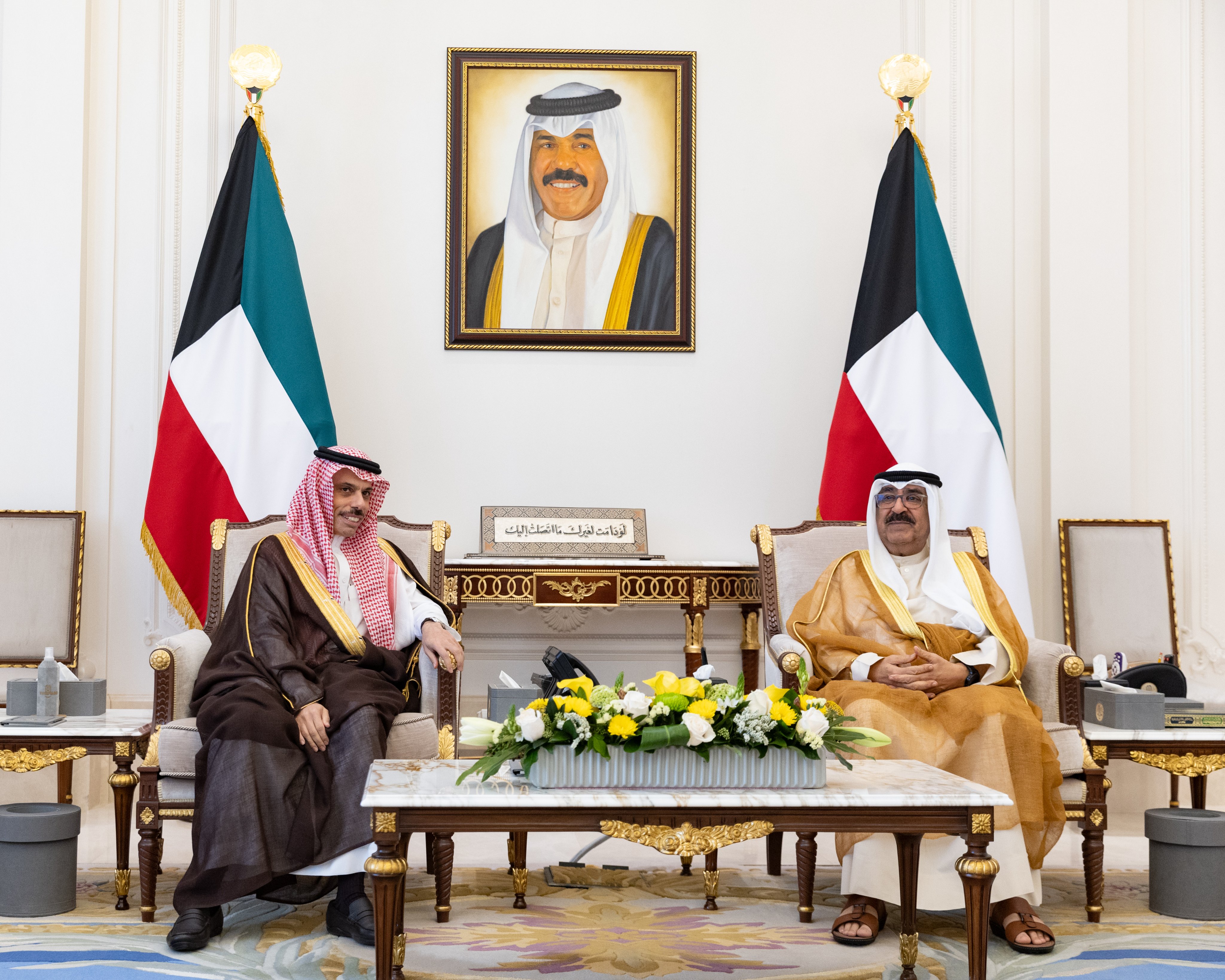 Kuwait’s Crown Prince Sheikh Mishal Al-Ahmad Al-Jaber Al-Sabah received Saudi Foreign Minister Prince Faisal bin Farhan during a reception at Bayan Palace in Kuwait City. (SPA)