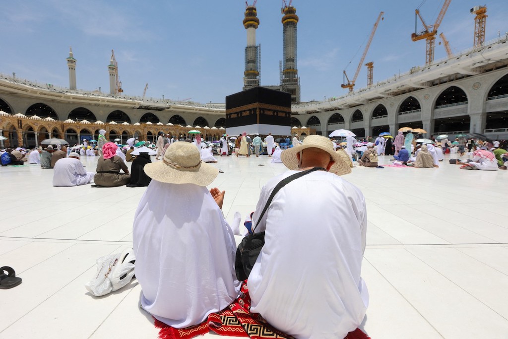 Minister Tawfiq bin Fawzan Al-Rabiah is holding discussions with Turkiye officials this week on ways to improve services for pilgrims. (File/AFP)