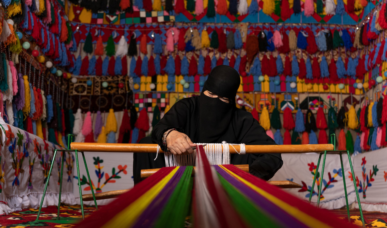 The event will feature 20 cultural events, such as clay, handicrafts, falconry and culinary arts exhibitions and artistic performances by performers from various regions of the Kingdom. (Saudi Culture Ministry)