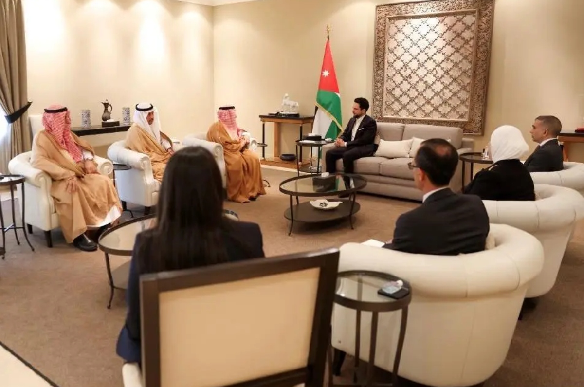 Aid projects for refugees in Jordan reviewed by government and welfare officials. (SPA)
