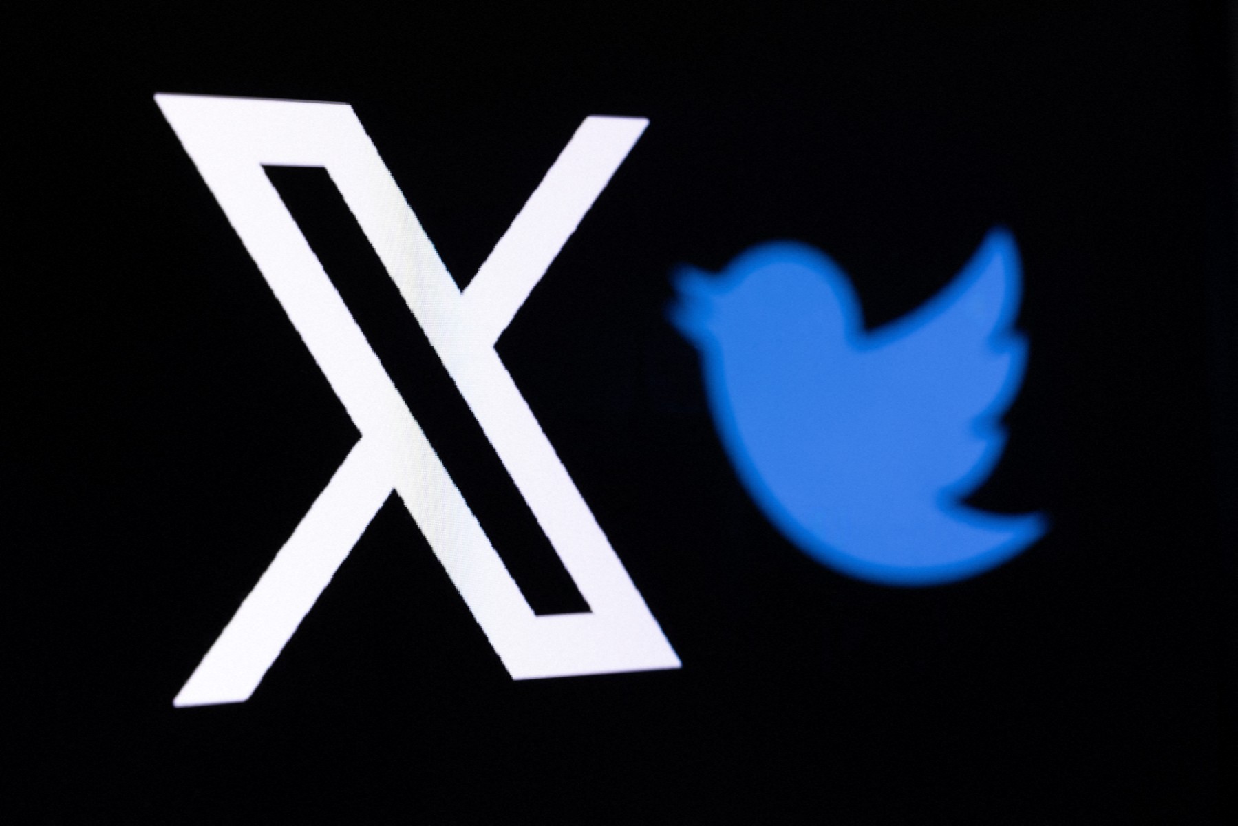 Musk considers removing X platform from Europe over EU law