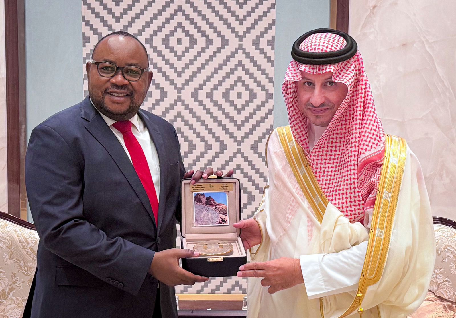 The Saudi minister also held talks with the Democratic Republic of the Congo’s tourism minister, Didier Mazenga Mukanzu. (SPA)
