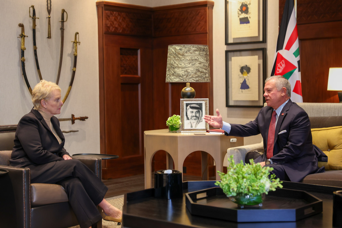 Jordan’s King Abdullah and World Food Programme Executive Director Cindy McCain at Al Husseiniya Palace in Amman. (Petra)