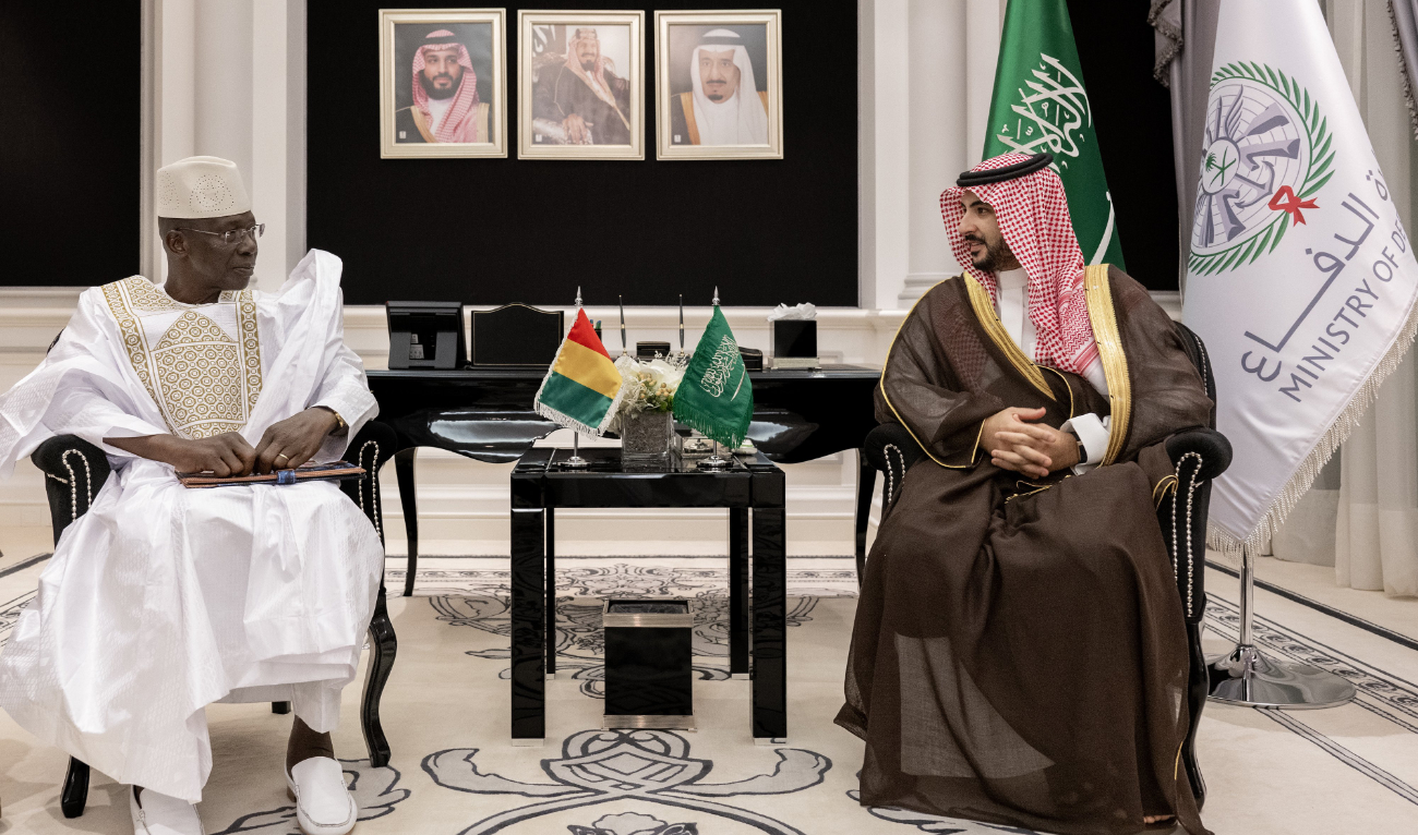 The pair discussed bilateral relations and explored ways to enhance defense cooperation. (@kbsalsaud)