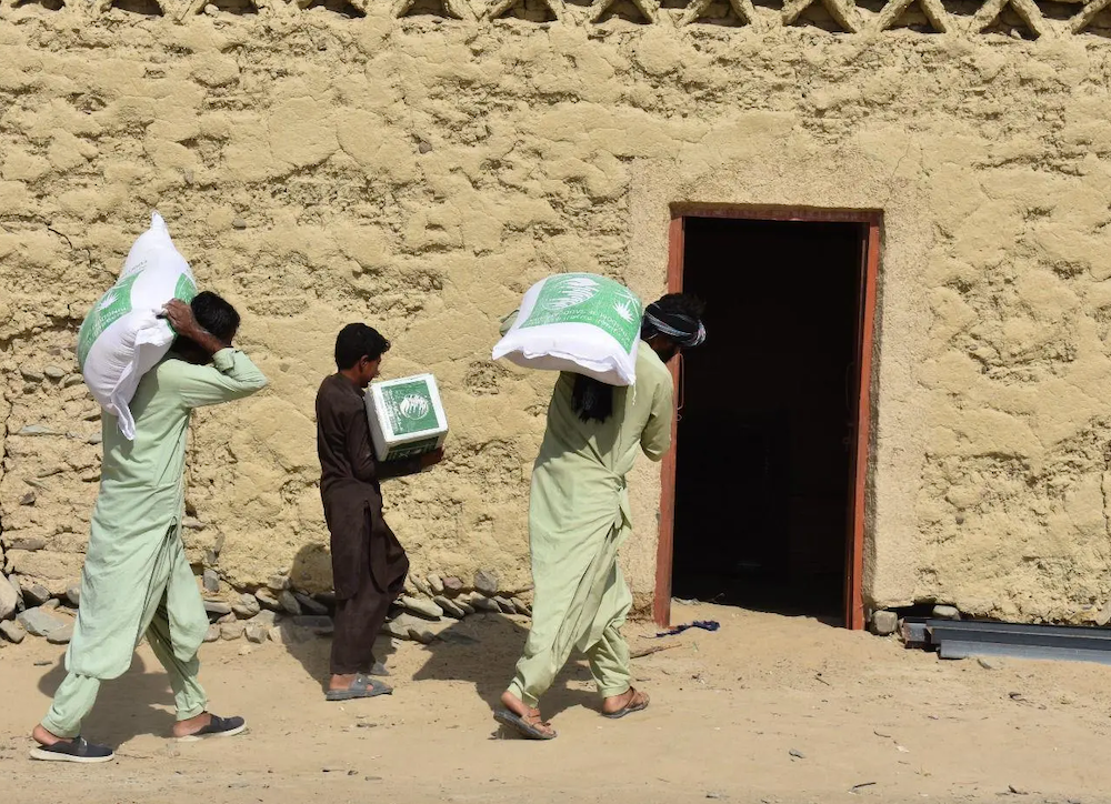 The distribution of relief aid was part of the second phase of the project to enhance food security in Pakistan during the year 2023-2024. (SPA)