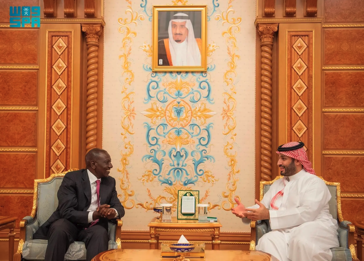 Crown Prince Mohammed bin Salman speaking to Kenyan President William Ruto. SPA.