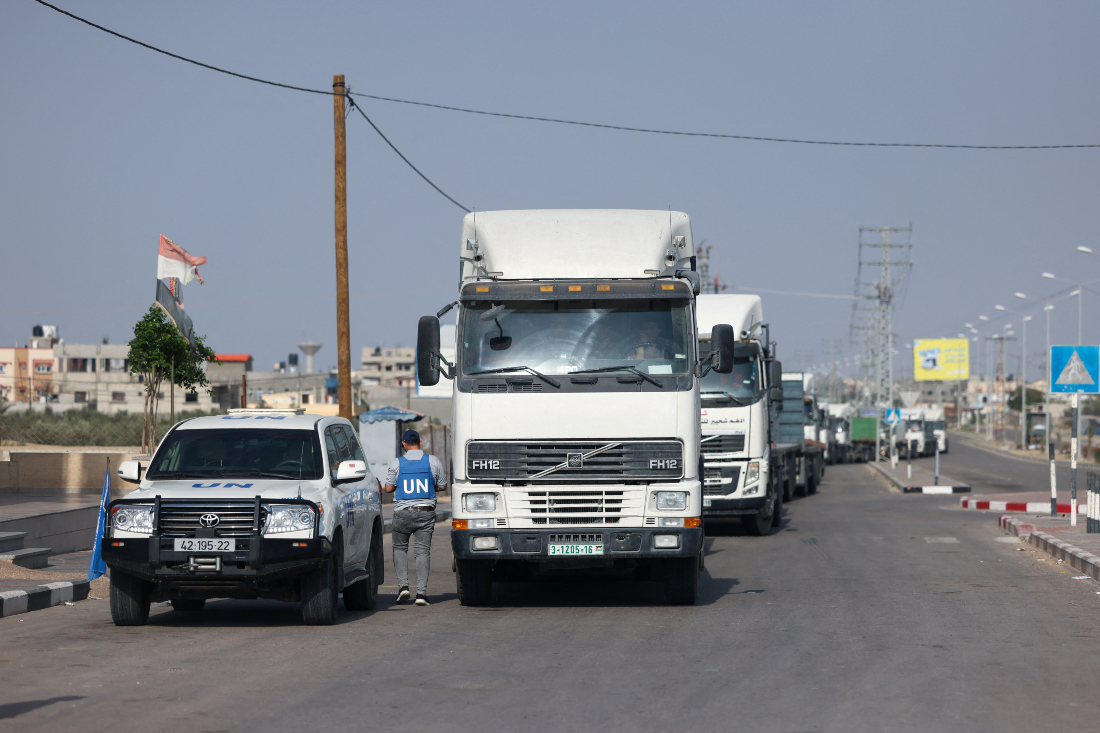 The World Food Program says 40 trucks needed to enter the Gaza Strip daily to meet the need in the besieged enclave. (File/AFP)