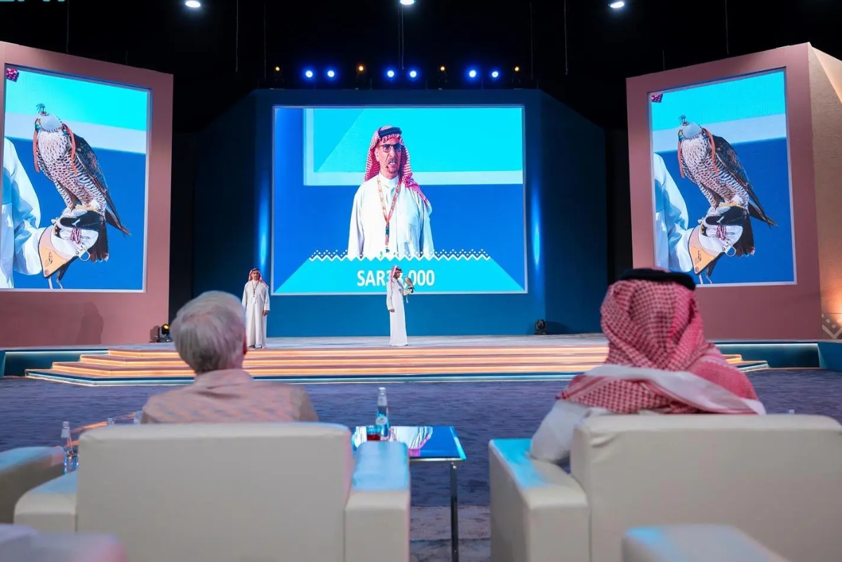Through the auction, the Kingdom highlights its leadership in supporting cultural, civilizational and economic activities related to falconry. (SPA)