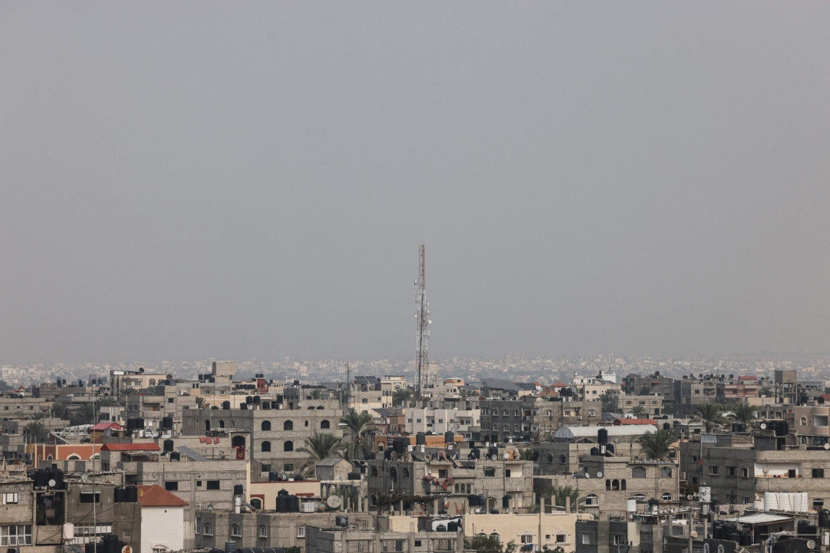 An antenna of a communications tower that relays phone and internet signals is pictured in Rafah, in the southern Gaza Strip on October 28, 2023, amid the ongoing battles between Israel and the Palestinian group Hamas. (AFP)
