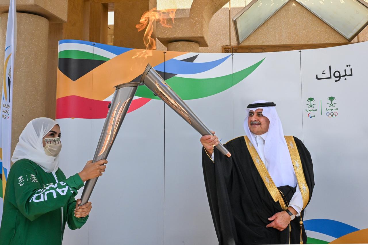 Tabuk governor receives torch for 2023 Saudi Games