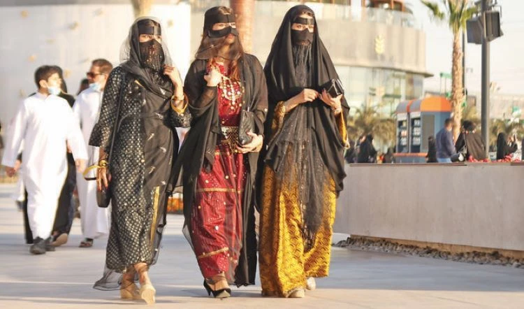 Saudis attired in traditional dress at National Day celebrations in Riyadh. (AN Photo/Saleh Ghanaim)