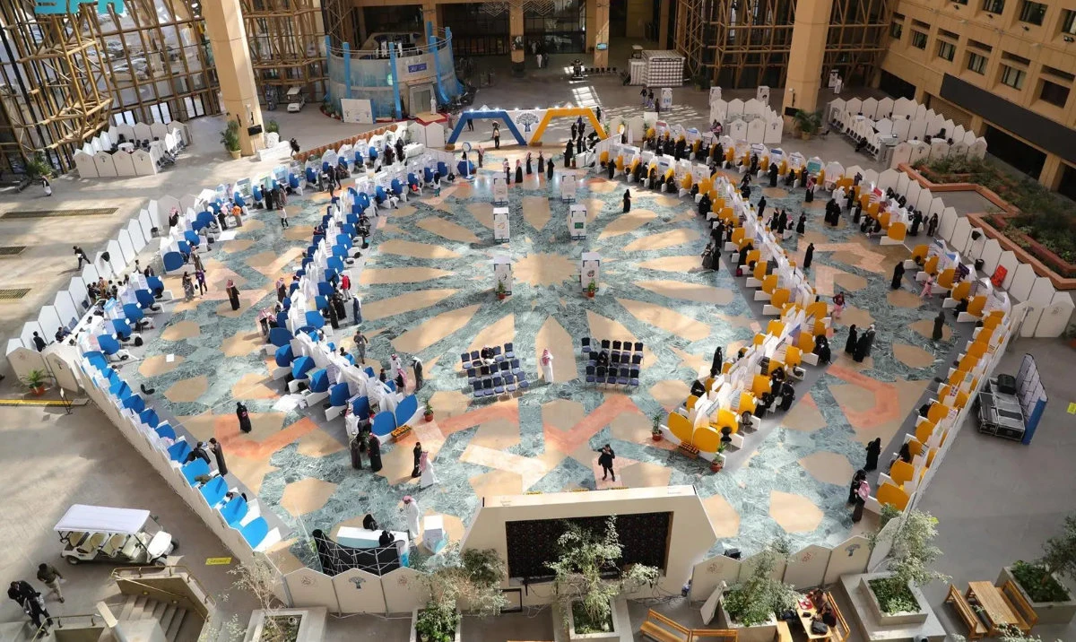 About 300,000 students will be selected from 3 million in the Kingdom for training in programming and AI. (SPA)